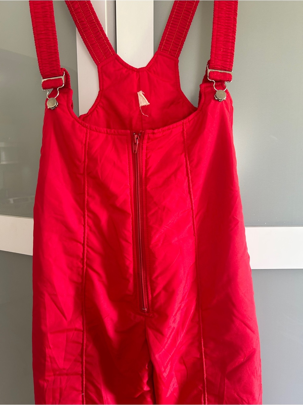 Retro Vintage Women’s RED Adjustable Bibbed Ski Pants in Great Condition! Size S